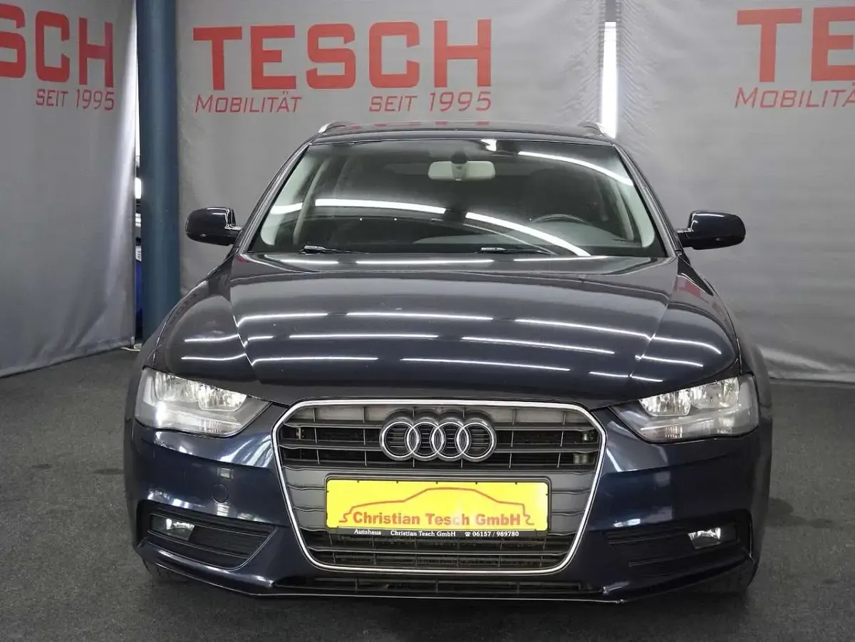 Second-hand Audi A4 Attraction 143 CP (105 kW) 2012 Albastru Break