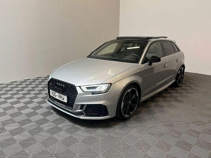 Silber Gebraucht 2019 Audi RS3 Sportback Sport Kleinwagen | 36.990 € (Guter Preis) - Bild 1/4