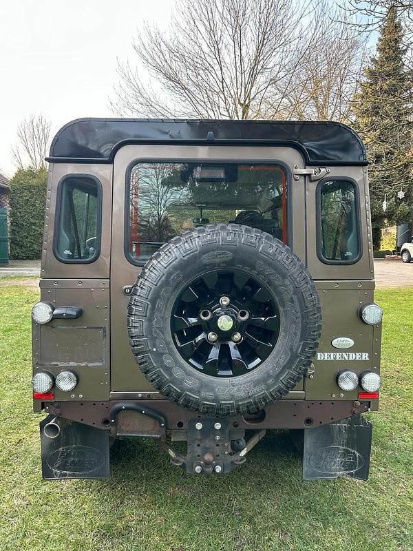Gebraucht Land Rover Defender 122 PS (89 kW) 2013 Braun SUV