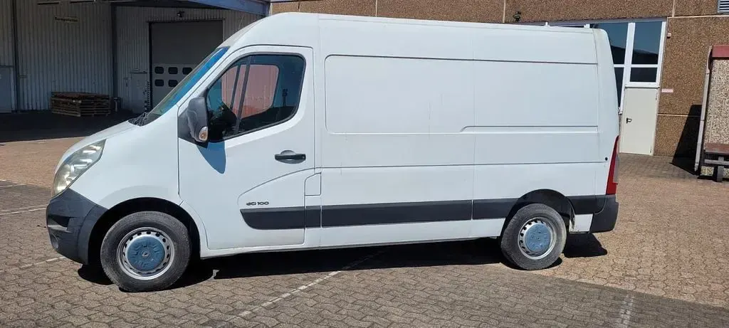 Używany Renault Master 125 KM (91 kW) 2012 Biały Minivan