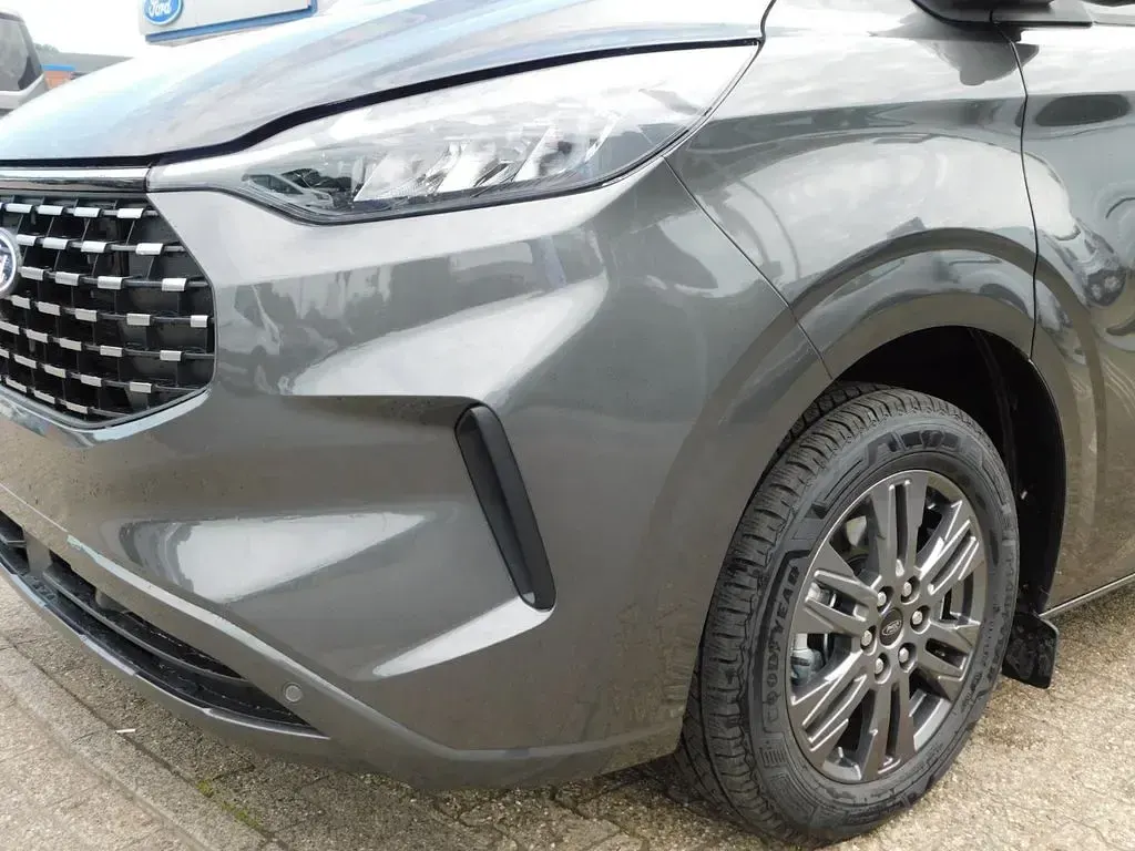 Neu Ford Tourneo Titanium 170 PS (125 kW) 2026 Grau Van / Kleinbus