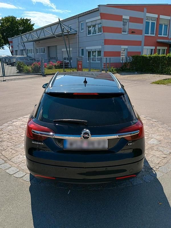 Gebraucht Opel Insignia Cosmo 163 PS (119 kW) 2015 Schwarz Kombi