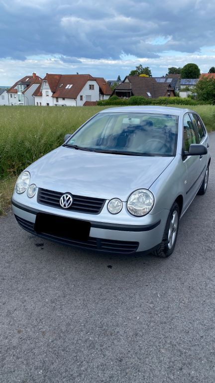Silber Gebraucht 2004 VW Polo Basis Limousine | 2.490 € (Etwas zu teuer) - Bild 1/4