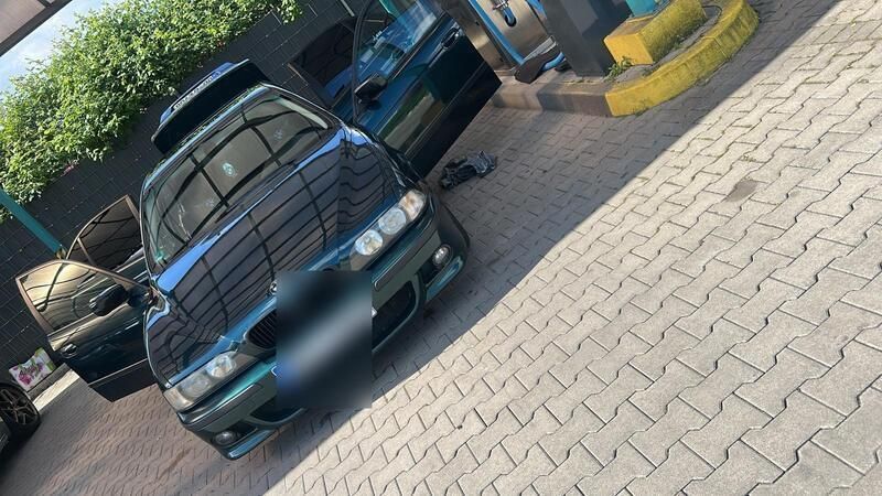 Grün Gebraucht 1998 BMW 528 Limousine | 2.600 € (Superpreis) - Bild 1/4