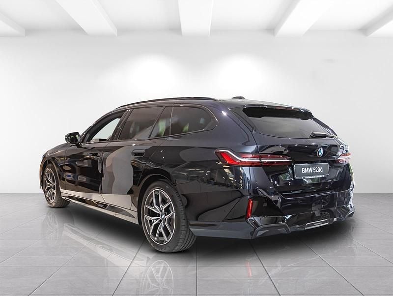Gebraucht BMW 520 Performance 197 PS (144 kW) 2025 Metallic Kombi