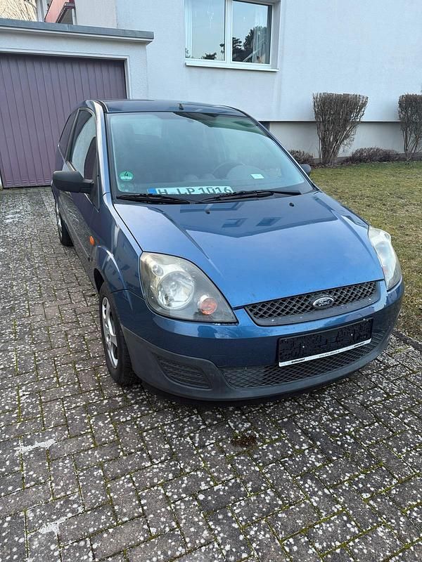 Gebraucht Ford Fiesta 70 PS (51 kW) 2005 Blau Kleinwagen