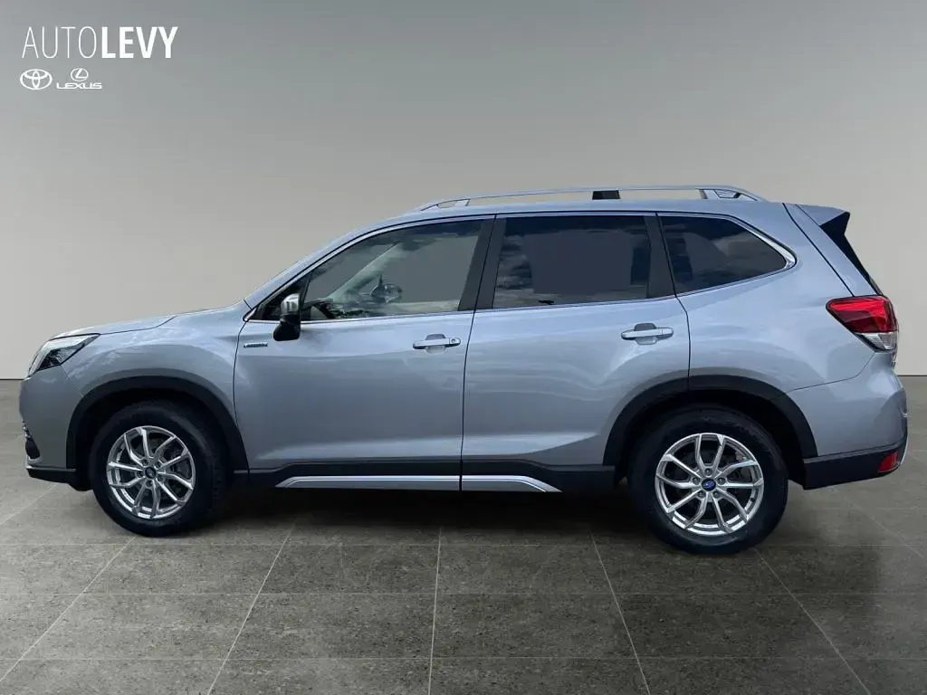 Gebraucht Subaru Forester 150 PS (110 kW) 2024 Silber (metallic) SUV