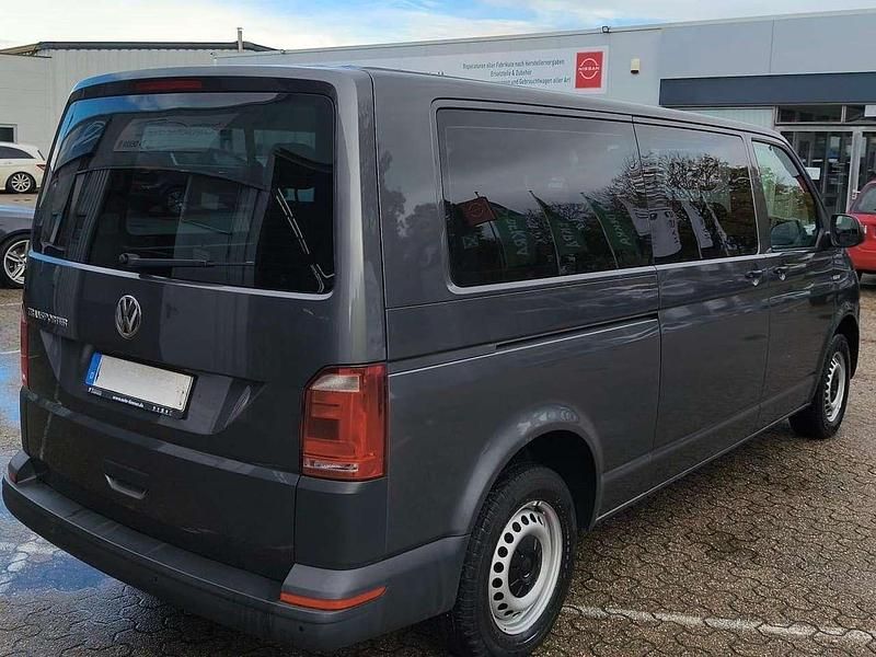 Gebraucht VW Transporter 150 PS (110 kW) 2019 Grau Van