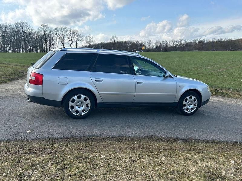 Gebraucht Audi A6 220 PS (161 kW) 2001 Silber Kombi