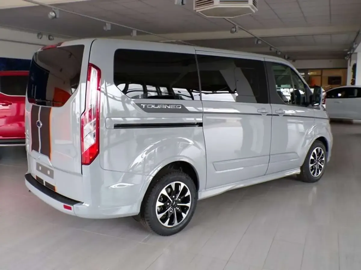 Gebraucht Ford Tourneo Custom Sport 170 PS (125 kW) 2023 Grau Van