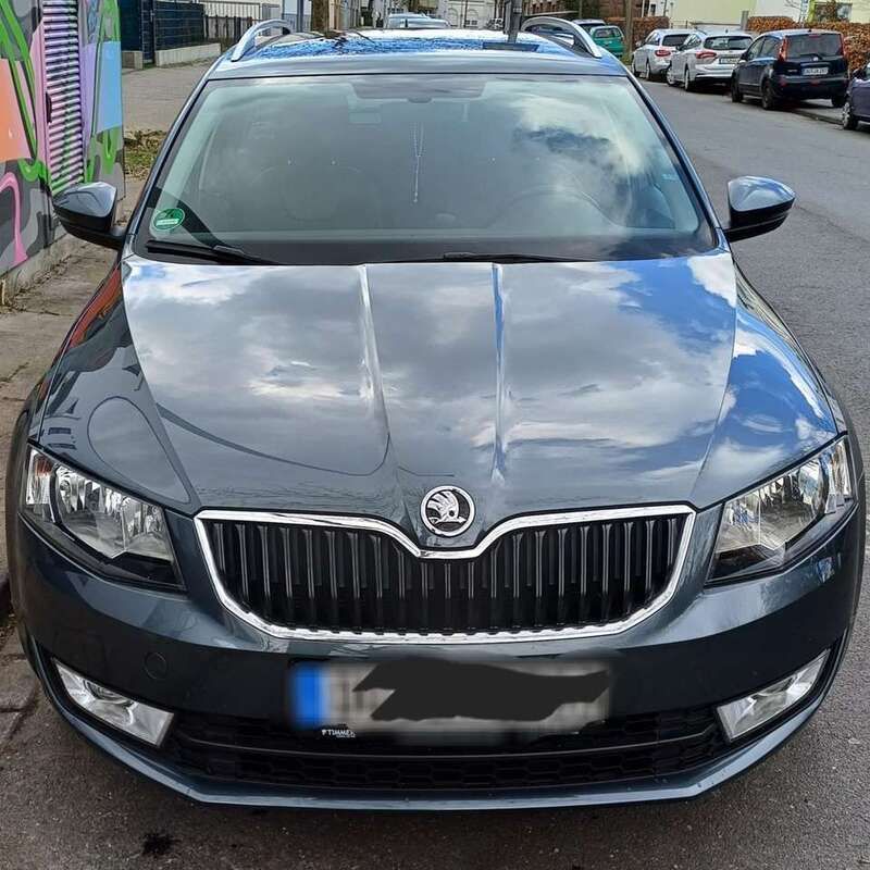Grau Gebraucht 2016 Skoda Octavia Style Kombi | 11.700 € (Fairer Preis) - Bild 1/4