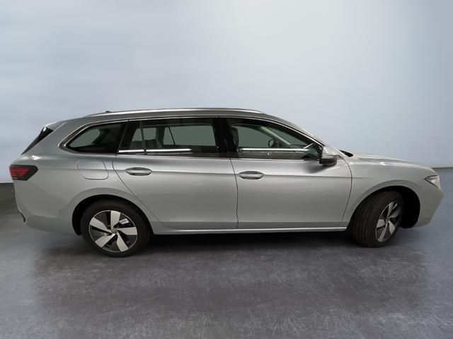 F0 oyster silver met. Neu 2024 VW Passat Business Kombi | 36.847 € (Guter Preis) - Bild 1/4