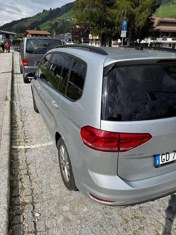 Silber Gebraucht 2021 VW Touran Van / Kleinbus | 27.000 € (Fairer Preis) - Bild 1/4