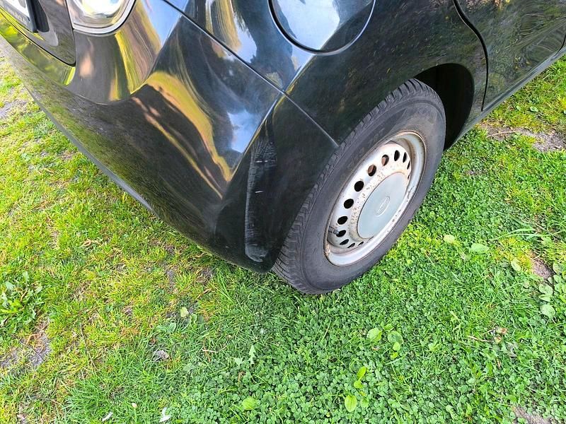 Second-hand Chevrolet Spark 2011 Negru Hatchback