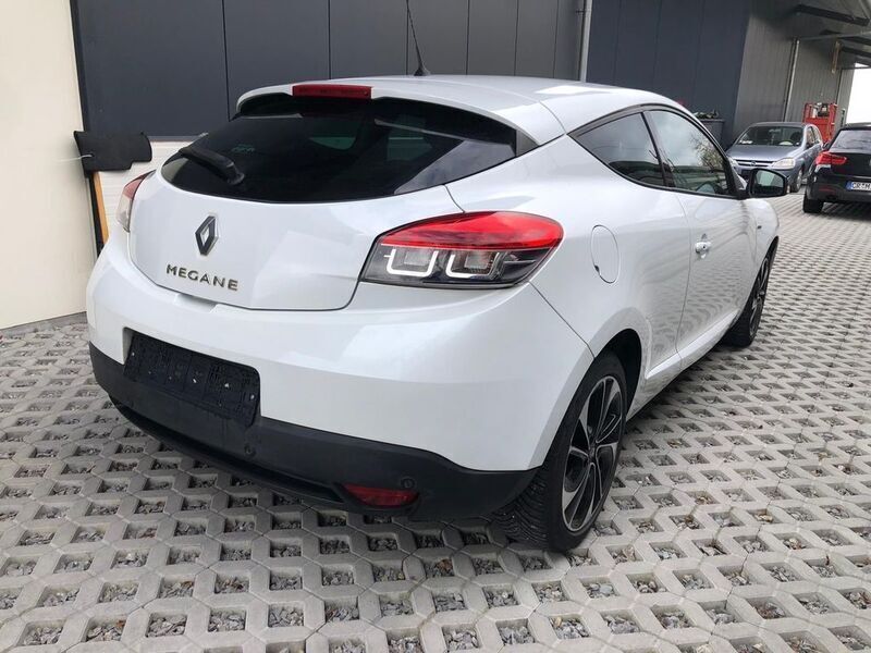 Gebraucht Renault Mégane III Bose Edition 131 PS (96 kW) 2015 Weiß Coupé