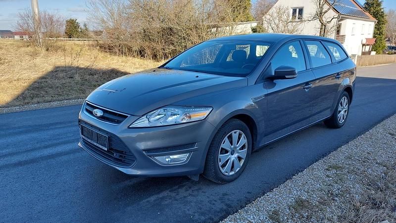 Grau Gebraucht 2011 Ford Mondeo Kombi | 2.100 € (Superpreis) - Bild 1/4