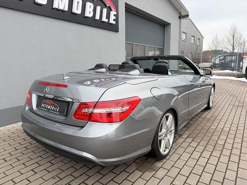 Gebraucht Mercedes E200 AMG line 184 PS (135 kW) 2011 Silber Cabrio