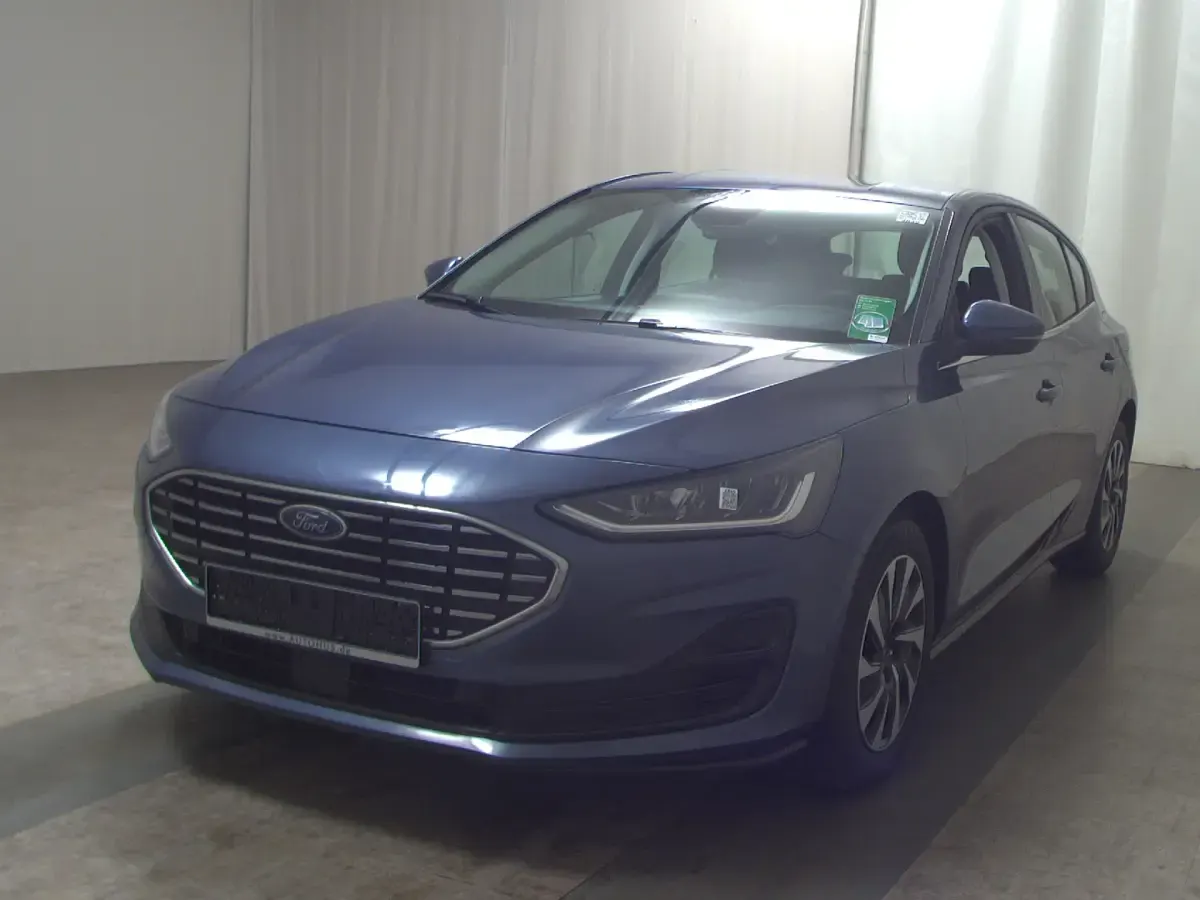 Używany Ford Focus Titanium 120 KM (88 kW) 2023 Niebieski Sedan/Limuzyna