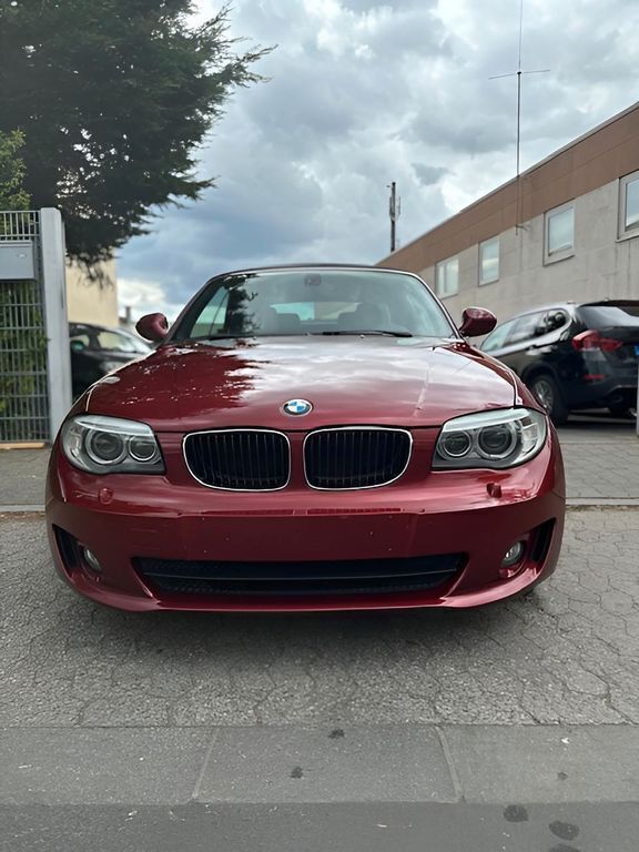 Rot Gebraucht 2011 BMW 118 Cabriolet M Sport Cabrio | 6.990 € (Guter Preis) - Bild 1/4