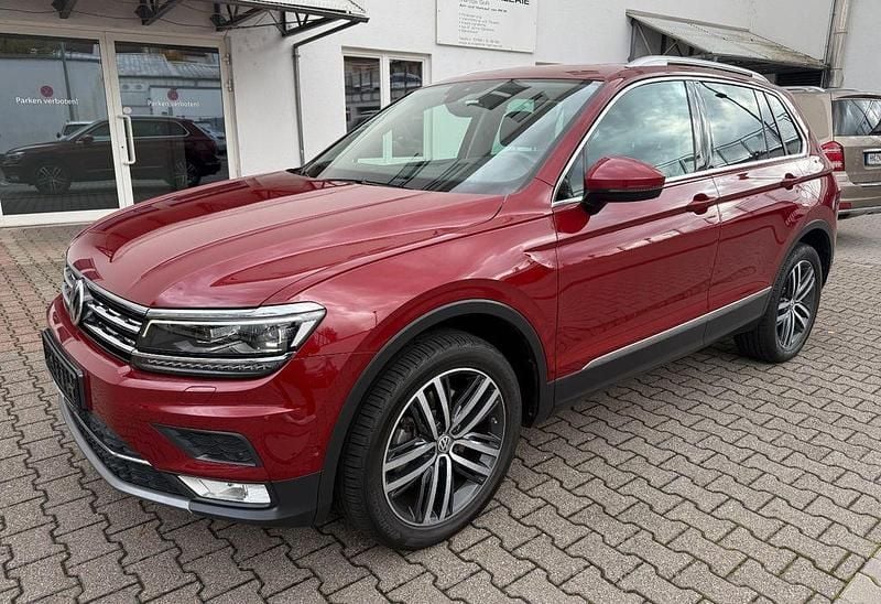 Rot Gebraucht 2017 VW Tiguan Highline SUV | 21.999 € (Fairer Preis) - Bild 1/4