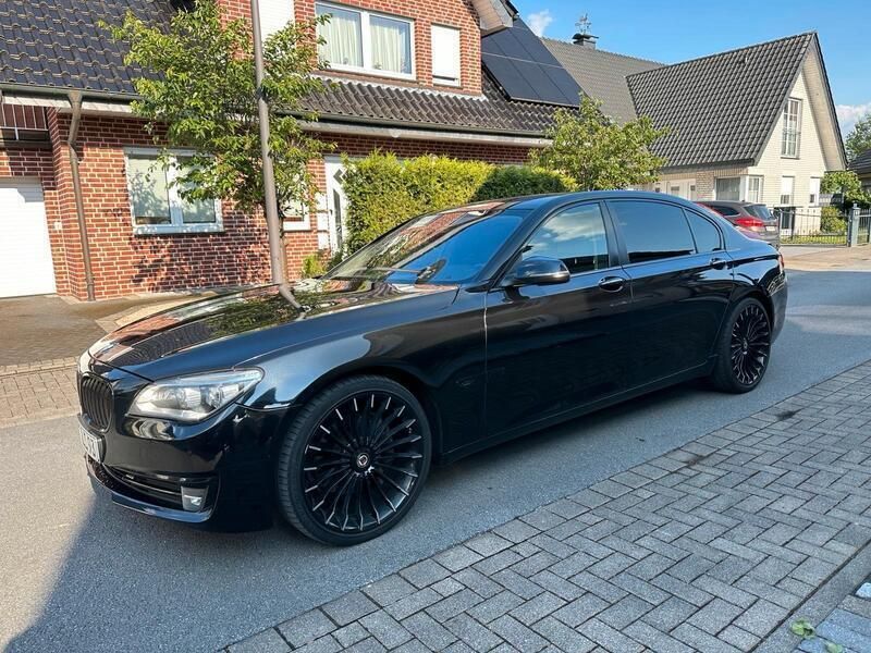 Schwarz Gebraucht 2013 BMW 730L Limousine | 15.500 € (Fairer Preis) - Bild 1/4