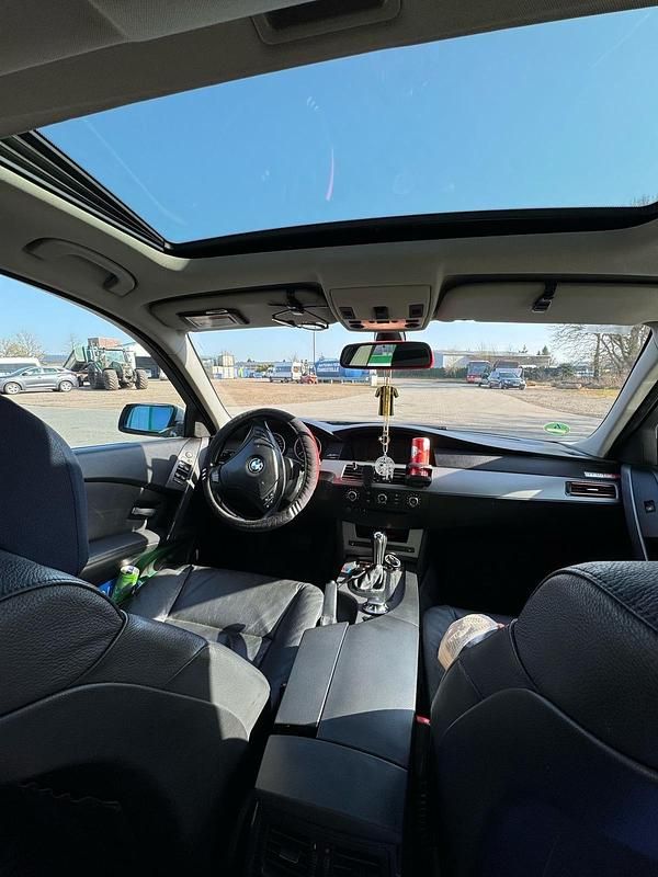Grau Gebraucht 2006 BMW 523 Limousine | 3.000 € (Superpreis) - Bild 1/4