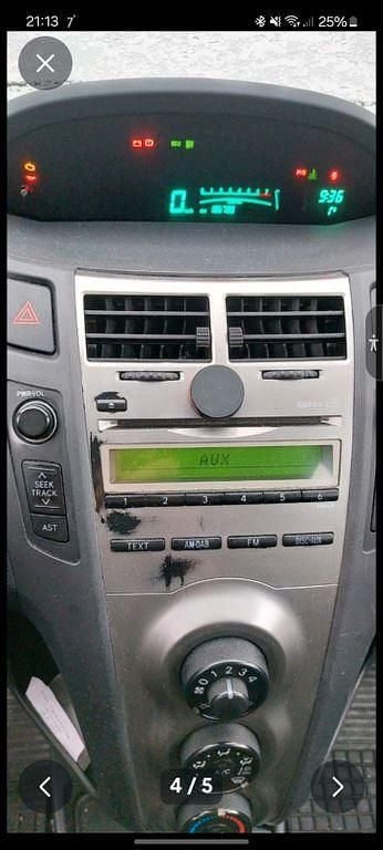 Gebraucht Toyota Yaris Cool 101 PS (74 kW) 2010 Rot Kleinwagen