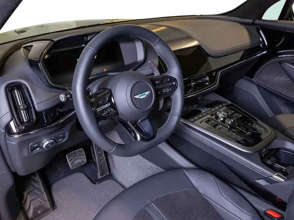 Gebraucht Aston Martin DBX 707 707 PS (519 kW) 2025 Schwarz SUV