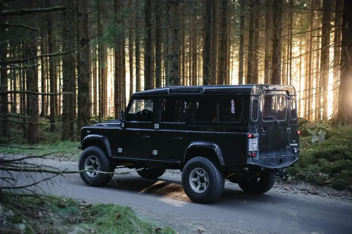 Gebraucht Land Rover Defender 122 PS (89 kW) 2012 Schwarz SUV