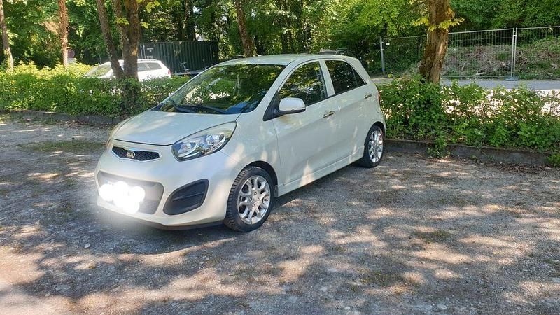 Beige Gebraucht 2013 Kia Picanto FIFA World Cup Edition Kleinwagen | 5.300 € (Etwas zu teuer) - Bild 1/4