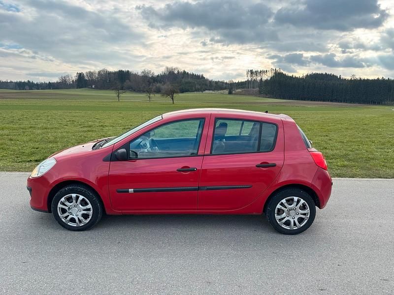 Gebraucht Renault Clio II 75 PS (55 kW) 2006 Rot Kleinwagen