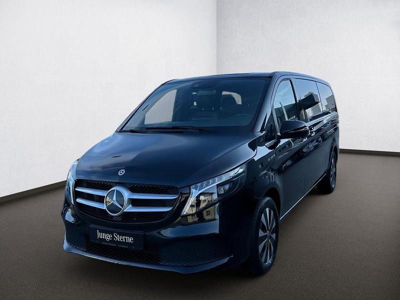 Gebraucht Mercedes V300 Avantgarde 237 PS (174 kW) 2023 Obsidianschwarz metallic Van / Kleinbus