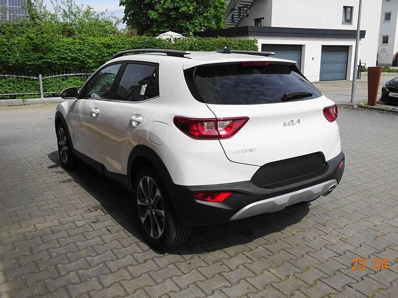 Neu Kia Stonic Vision 79 PS (58 kW) 2026 Schneeweiss SUV