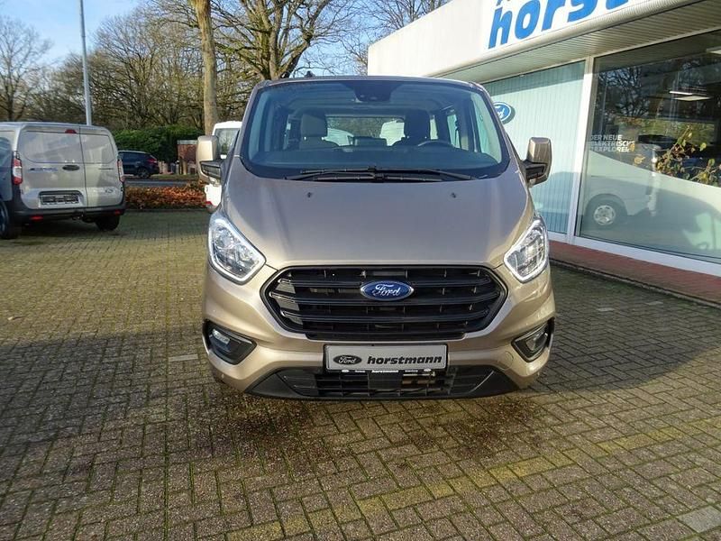 Gebraucht Ford Transit Custom Trend 185 PS (136 kW) 2020 Diffused silver Kombi