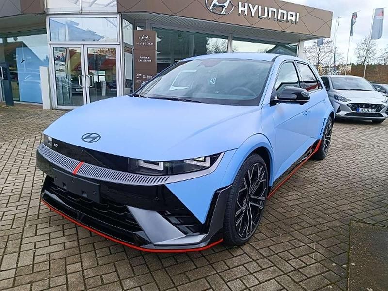 Performance blue (matt) Gebraucht 2024 Hyundai Ioniq Kleinwagen | 74.490 € - Bild 1/4