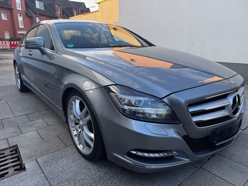 Silber Gebraucht 2012 Mercedes CLS350 Limousine | 10.900 € (Etwas zu teuer) - Bild 1/4