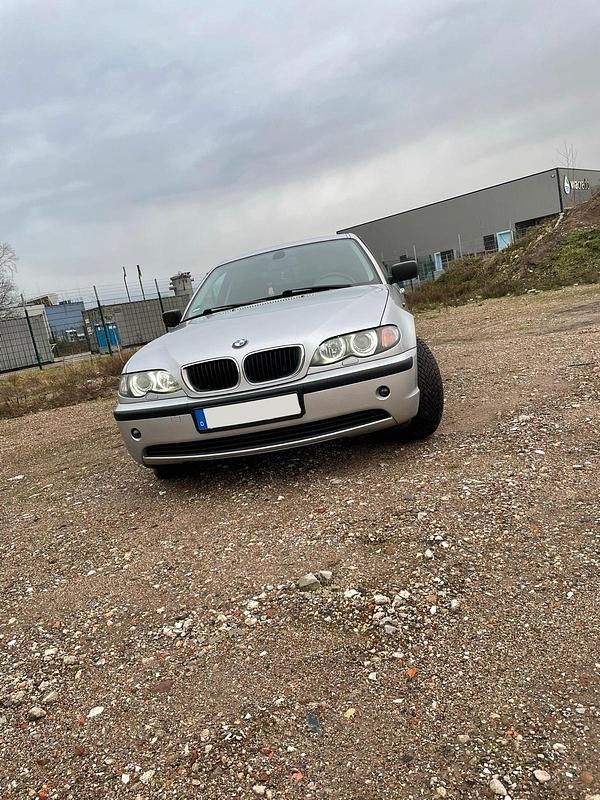 Silber Gebraucht 2003 BMW 316 Limousine | 1.200 € (Superpreis) - Bild 1/3