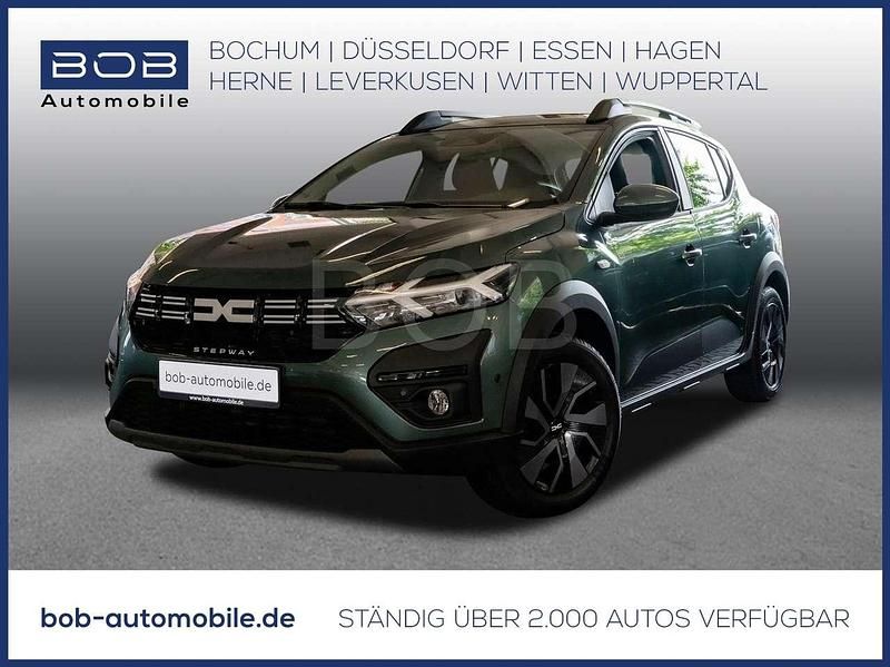 Zedergrün Gebraucht 2024 Dacia Sandero Expression Kleinwagen | 19.444 € (Etwas zu teuer) - Bild 1/3