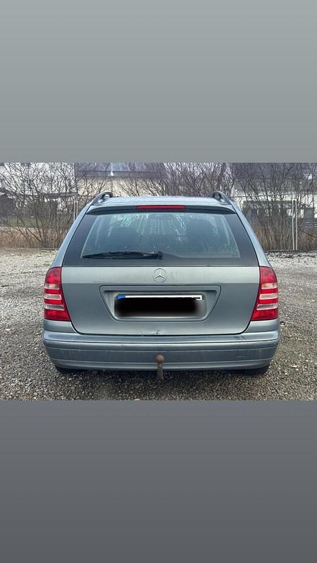 Gebraucht Mercedes C180 143 PS (105 kW) 2005 Blau Kombi