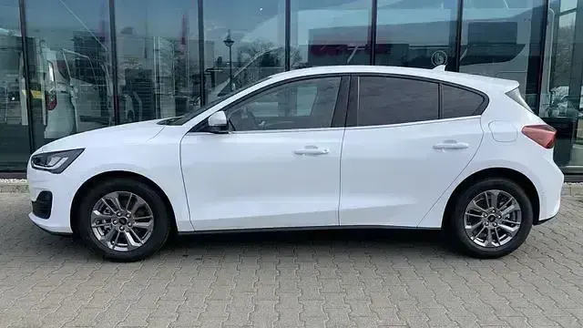 Gebraucht Ford Focus Titanium 125 PS (91 kW) 2024 Frozen white Limousine