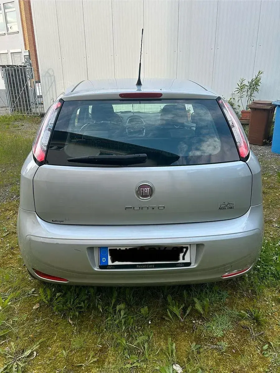 Gebraucht Fiat Punto 69 PS (50 kW) 2012 Silber Kleinwagen