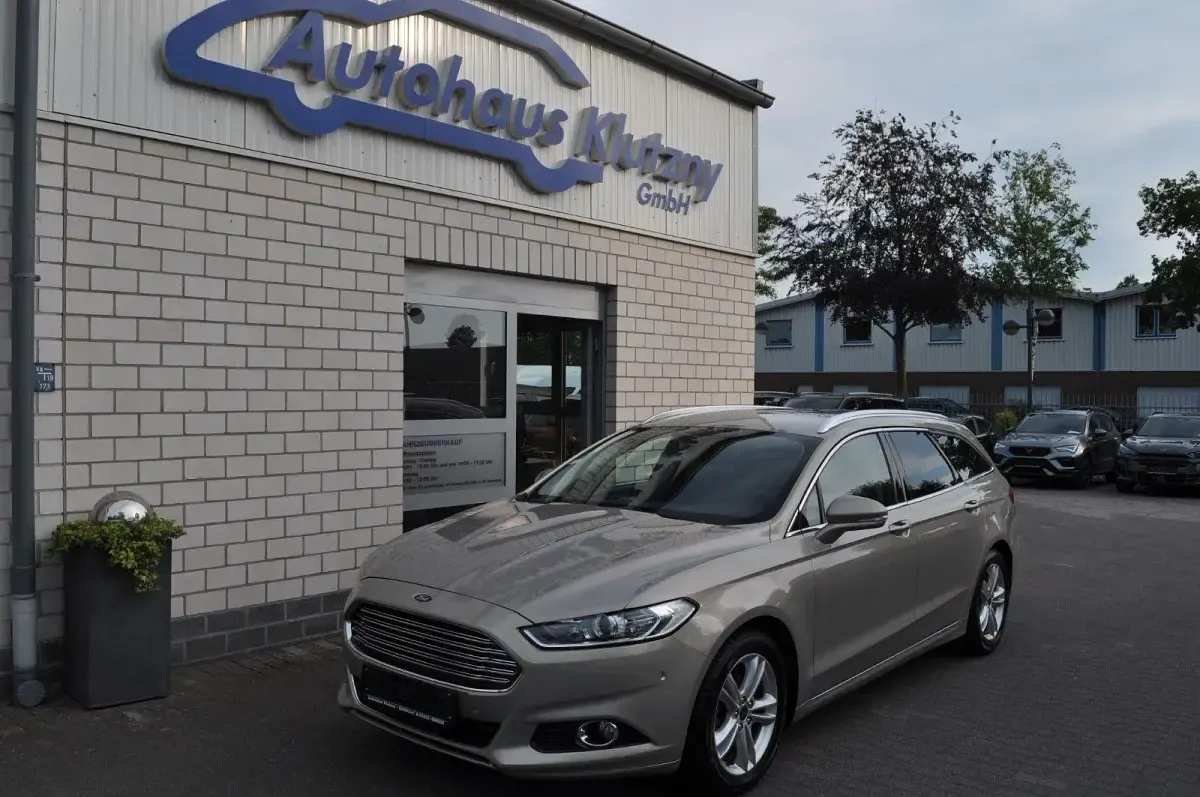Gebraucht Ford Mondeo Titanium 150 PS (110 kW) 2015 Silber Kombi