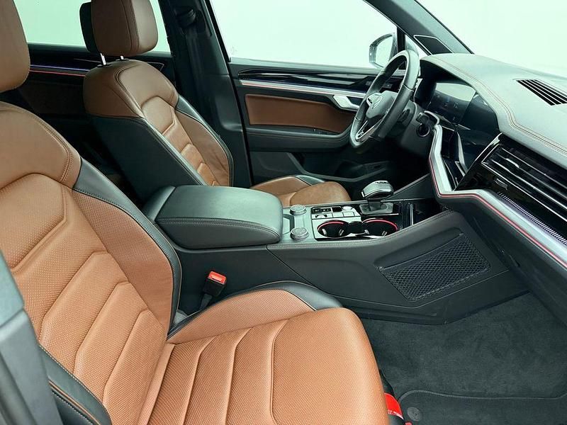 Gebraucht VW Touareg R-line 286 PS (210 kW) 2024 Grau SUV