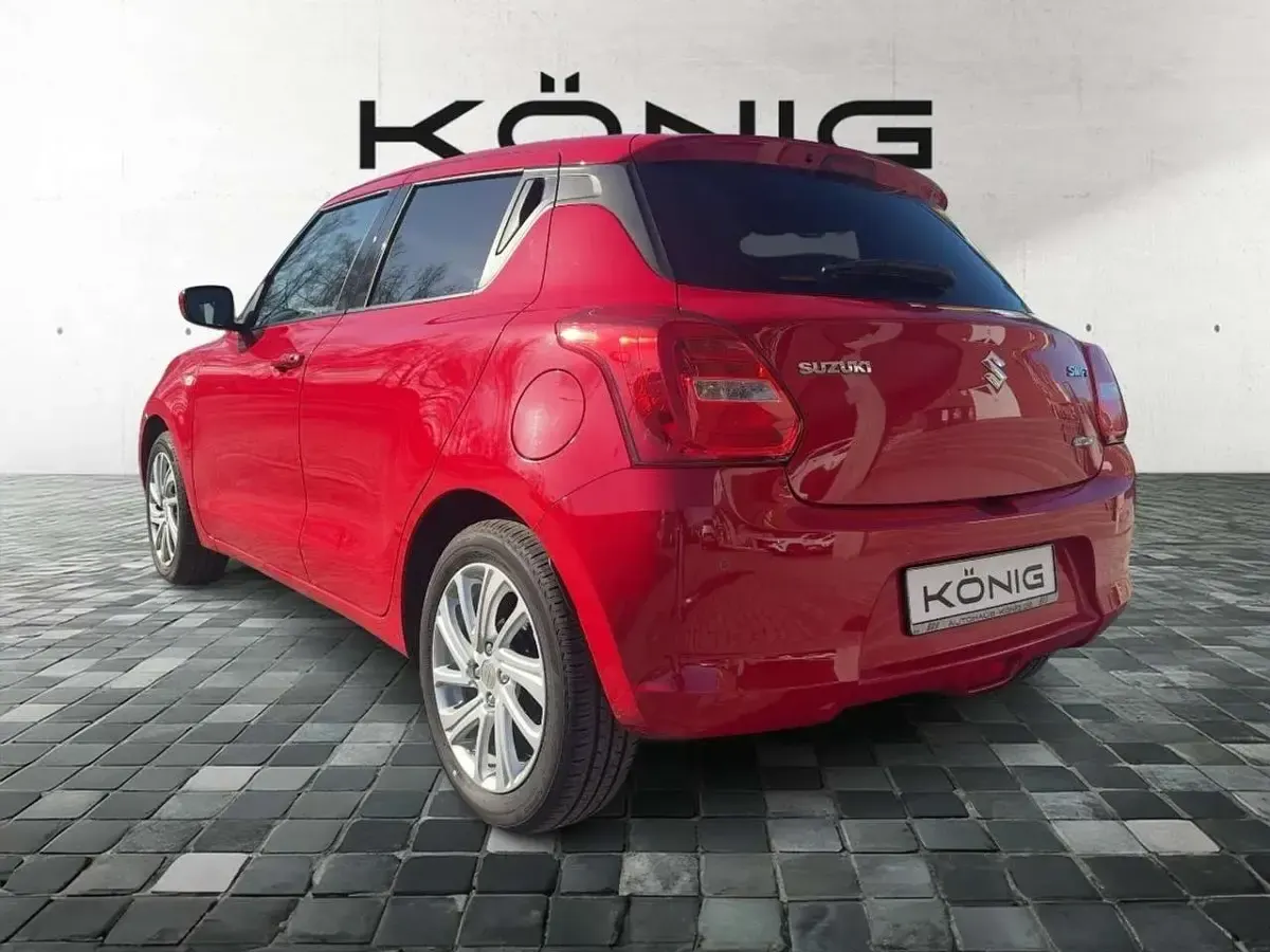 Gebraucht Suzuki Swift Comfort 83 PS (61 kW) 2023 Rot Kleinwagen