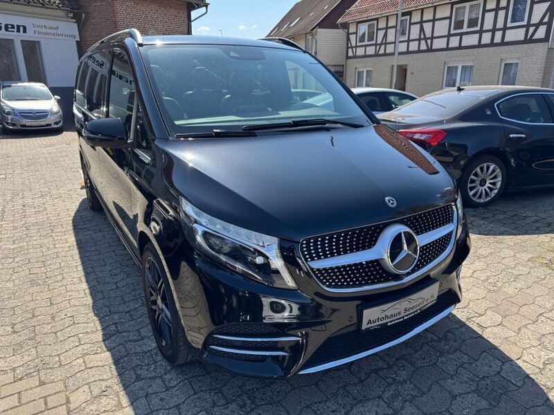Schwarz Gebraucht 2019 Mercedes V300 Avantgarde Edition Van / Kleinbus | 45.490 € (Etwas zu teuer) - Bild 1/4