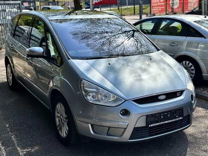 Silber Gebraucht 2007 Ford S-MAX Titanium Van / Kleinbus | 3.990 € (Fairer Preis) - Bild 1/4