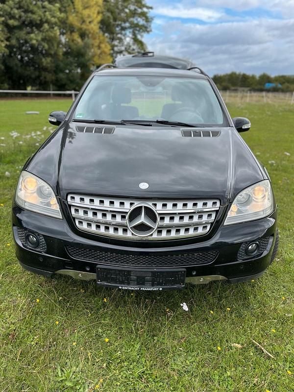 Schwarz Gebraucht 2005 Mercedes ML350 SUV | 5.000 € (Superpreis) - Bild 1/4
