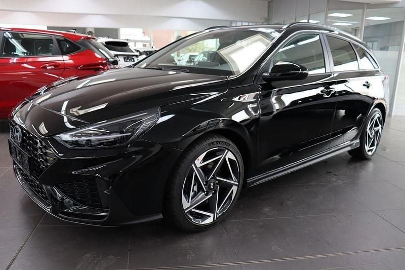 Neu Hyundai i30 N Line 140 PS (102 kW) 2025 Abyss black Kombi