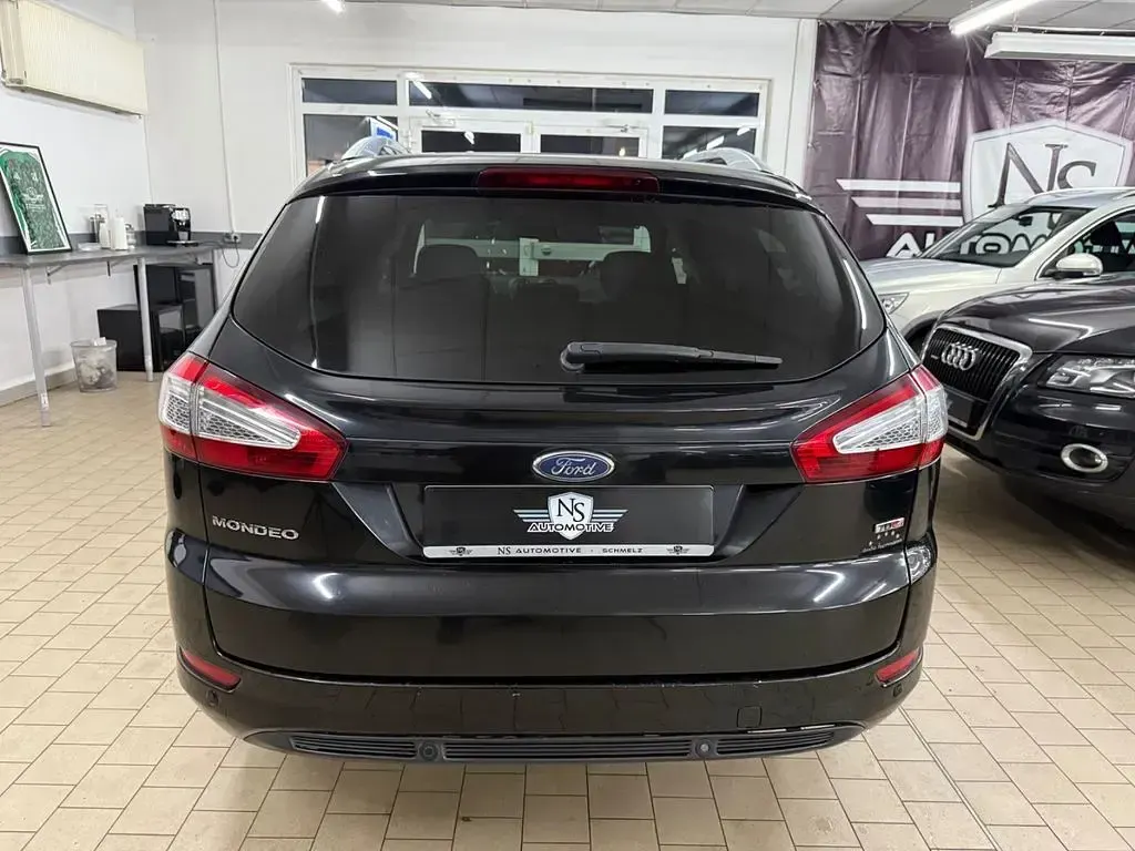 Gebraucht Ford Mondeo Titanium 140 PS (102 kW) 2010 Schwarz Limousine