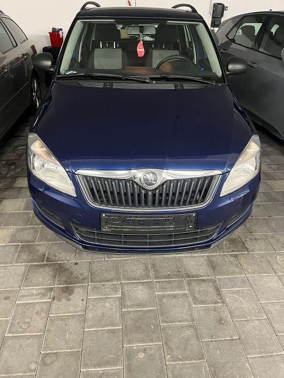 Blau Gebraucht 2013 Skoda Fabia Family Kombi | 4.000 € (Fairer Preis) - Bild 1/4